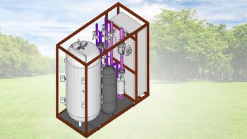 Technische Details eines Wasserbehälters im Freien Ein technisches Gerät in einem Holzrahmen, umgeben von grüner Wiese und Bäumen, zeigt verschiedene Rohre und Tanks.
